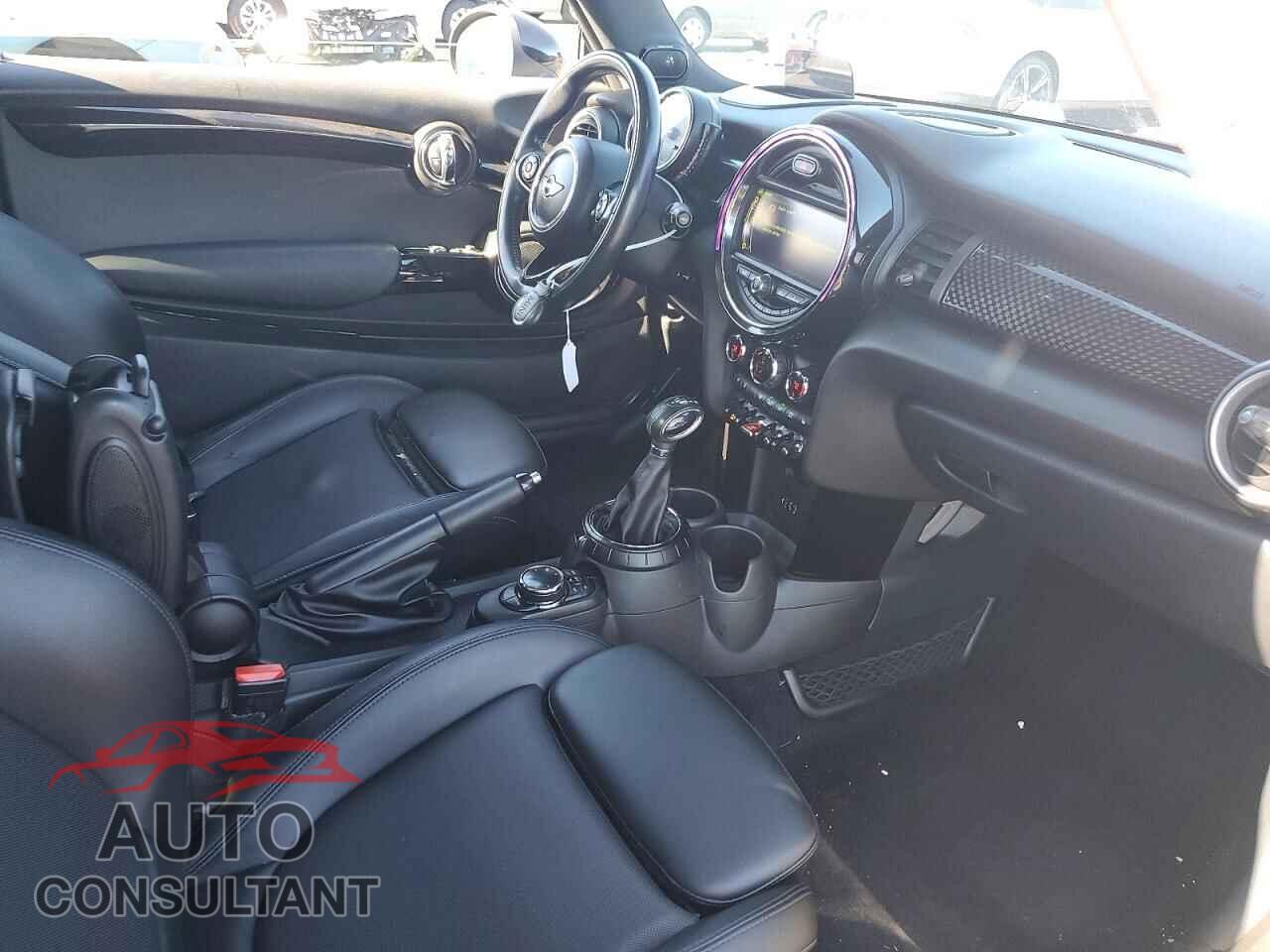 MINI COOPER 2015 - WMWXP7C50F2A33216