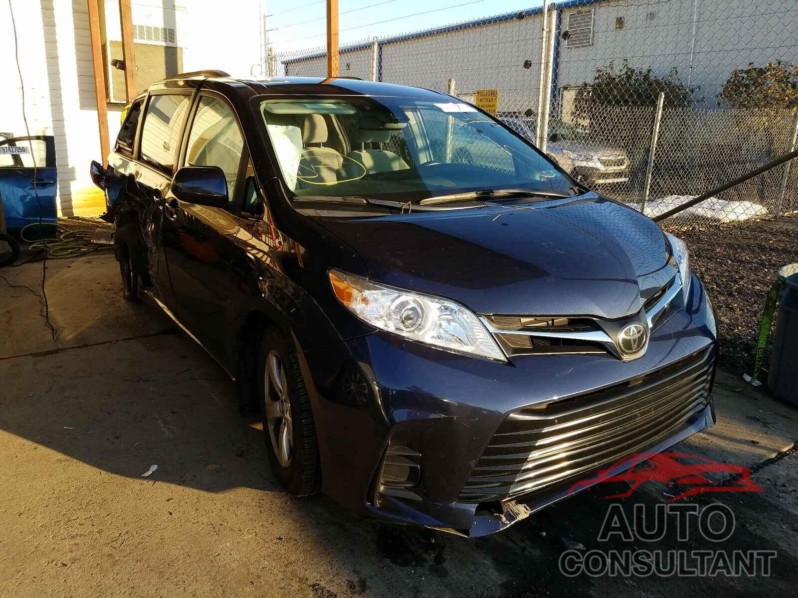 TOYOTA SIENNA 2018 - 5TDKZ3DC0JS904658