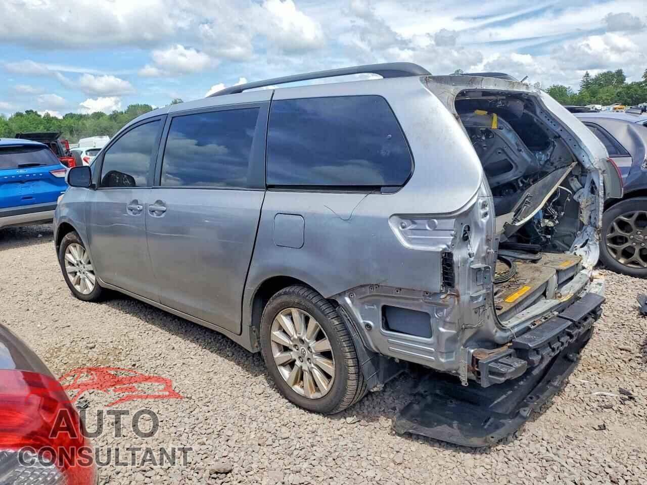 TOYOTA SIENNA 2011 - 5TDDK3DC5BS020908