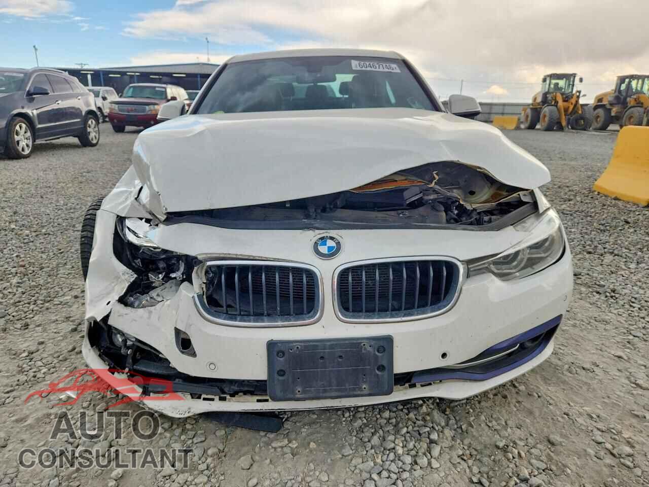 BMW 3 SERIES 2016 - WBA8E3G55GNU04199