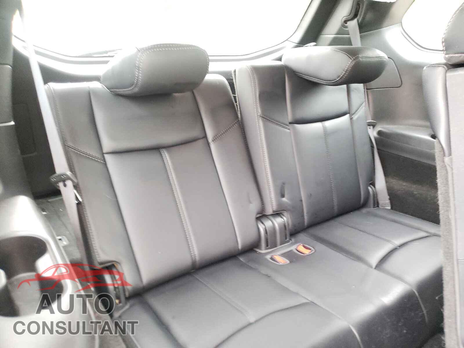 NISSAN PATHFINDER 2020 - 5N1DR2CM8LC577004