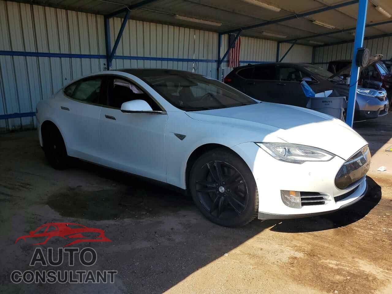 TESLA MODEL S 2016 - 5YJSA1E2XGF124696
