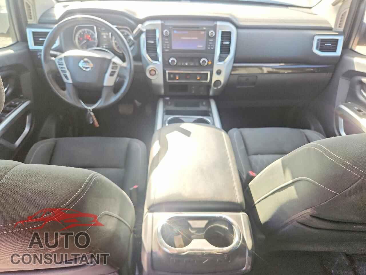 NISSAN TITAN 2017 - 1N6AA1E63HN529068