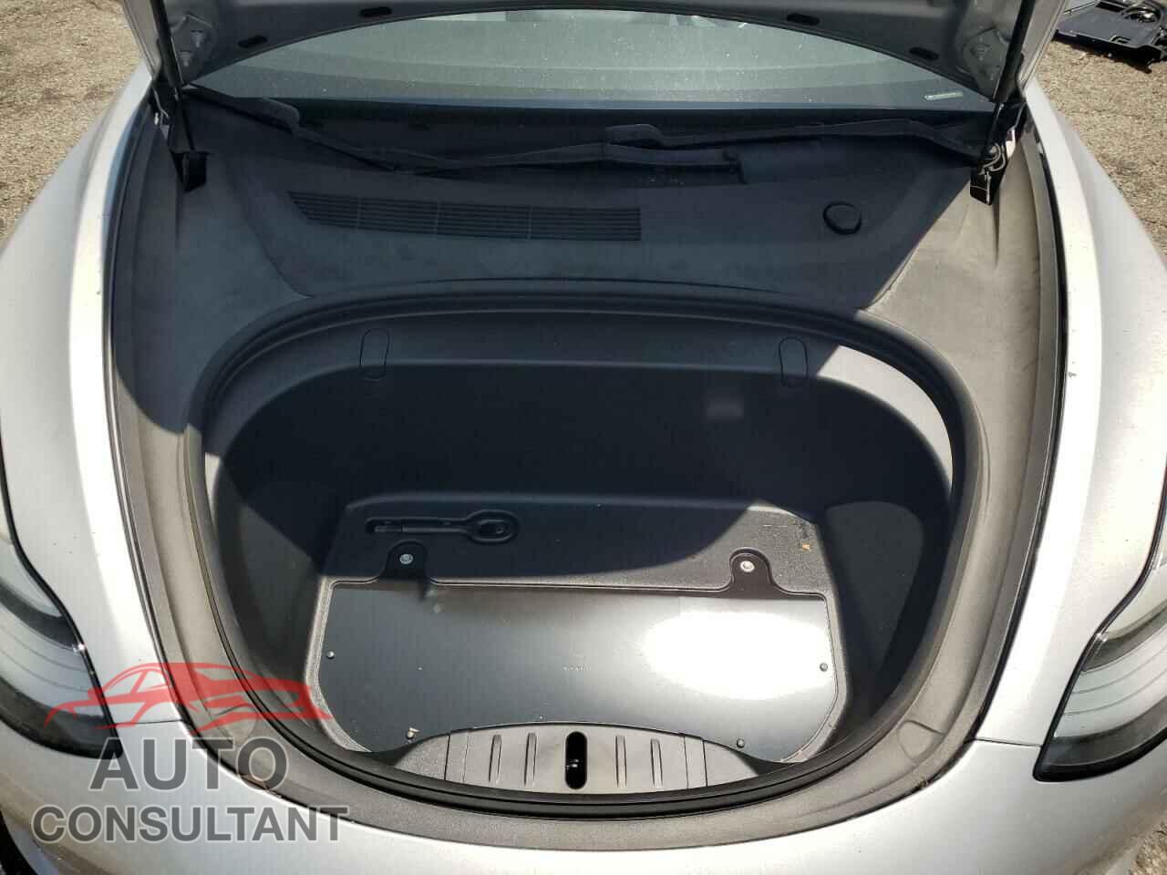 TESLA MODEL 3 2018 - 5YJ3E1EB8JF100574