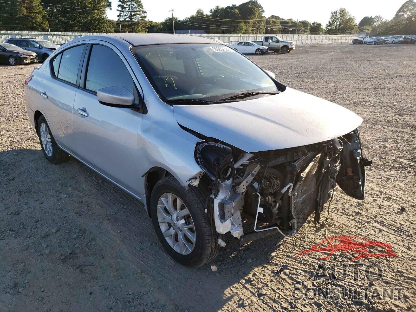 NISSAN VERSA 2018 - 3N1CN7AP9JL888242