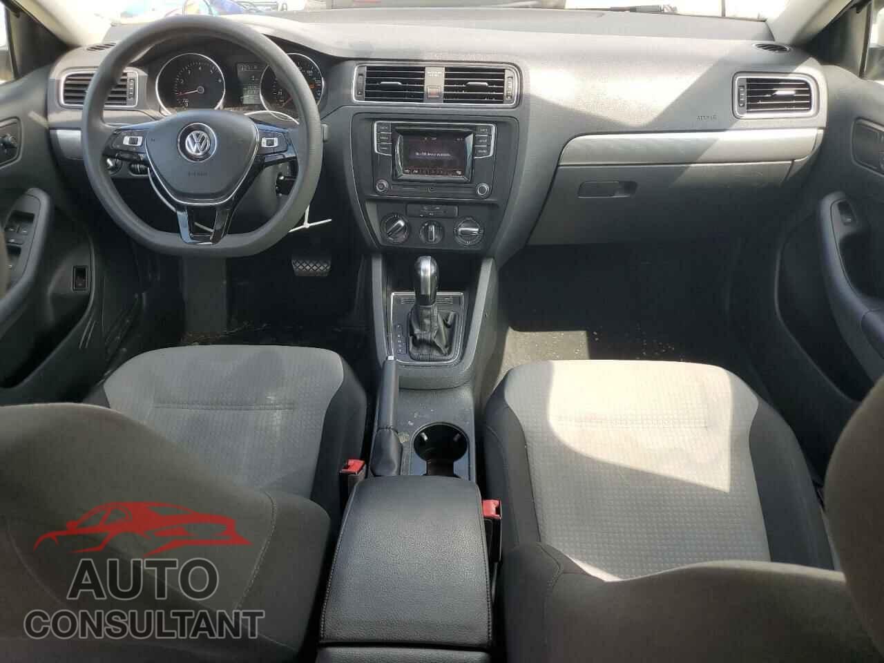 VOLKSWAGEN JETTA 2017 - 3VW2B7AJ3HM246632