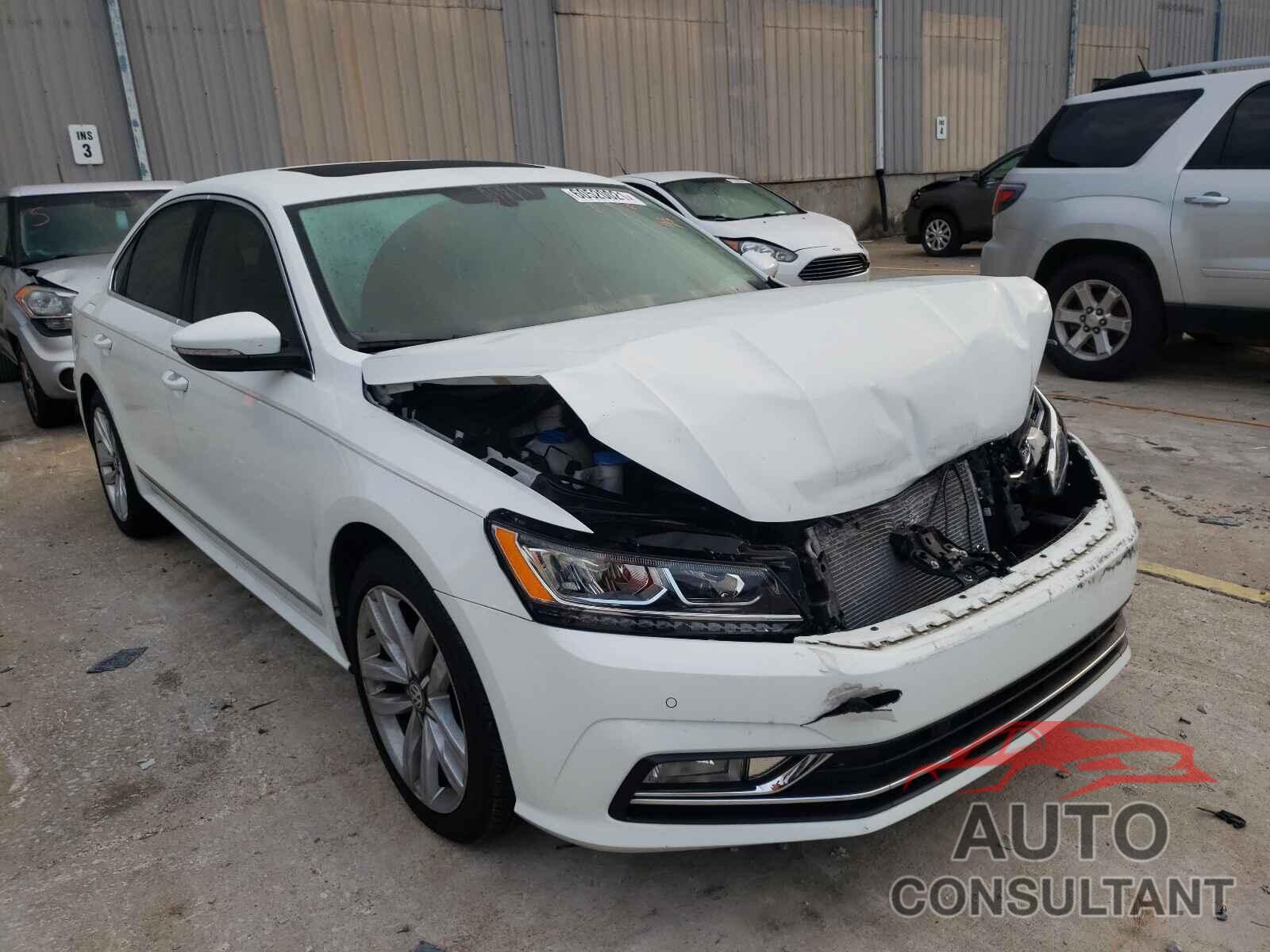 VOLKSWAGEN PASSAT 2017 - 1VWGT7A37HC061618