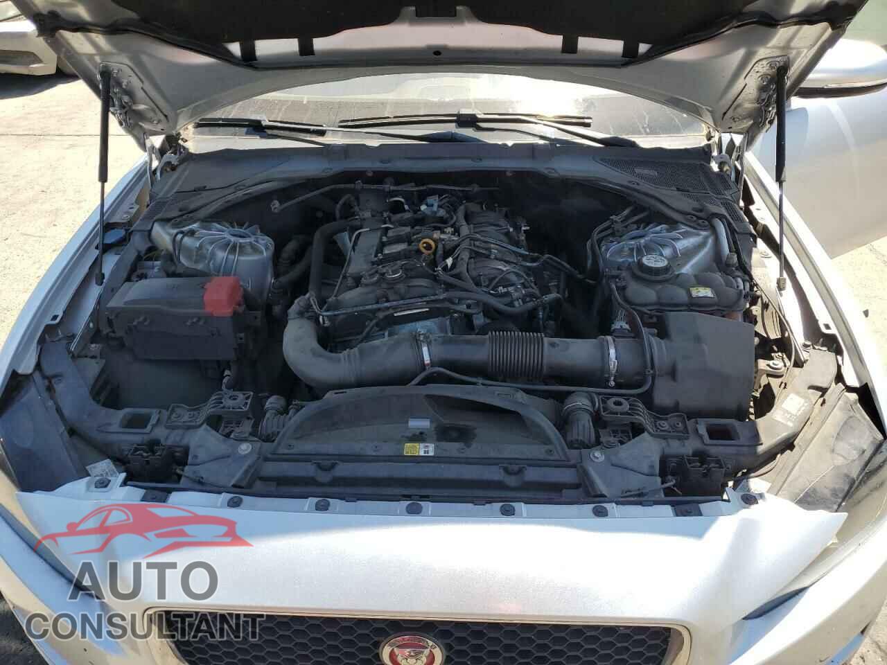 JAGUAR XE 2017 - SAJAR4BG7HA965232