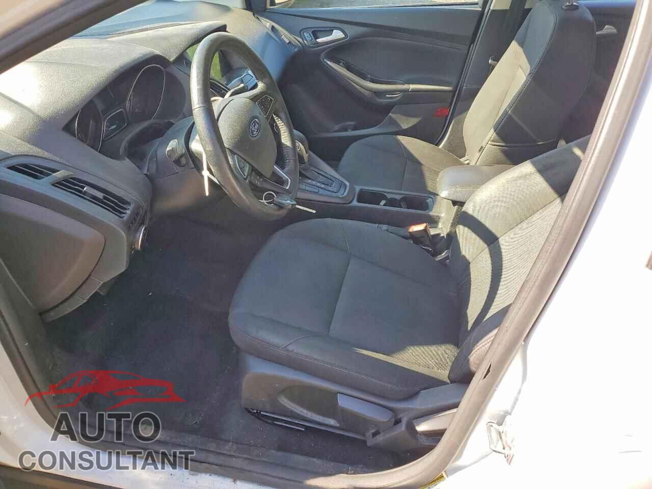 FORD FOCUS 2017 - 1FADP3M23HL207654