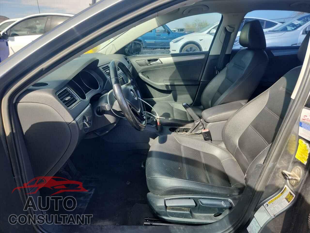 VOLKSWAGEN JETTA 2017 - 3VWDB7AJ9HM355847