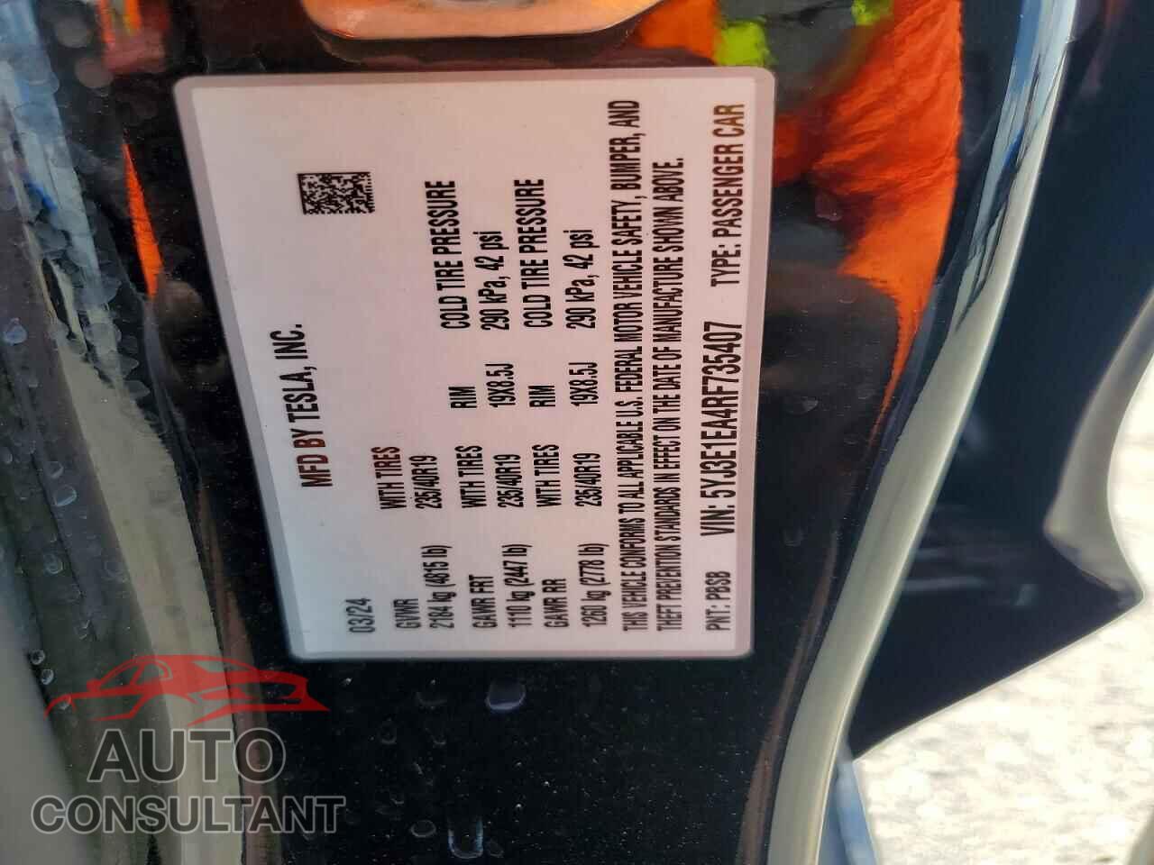 TESLA MODEL 3 2024 - 5YJ3E1EA4RF735407