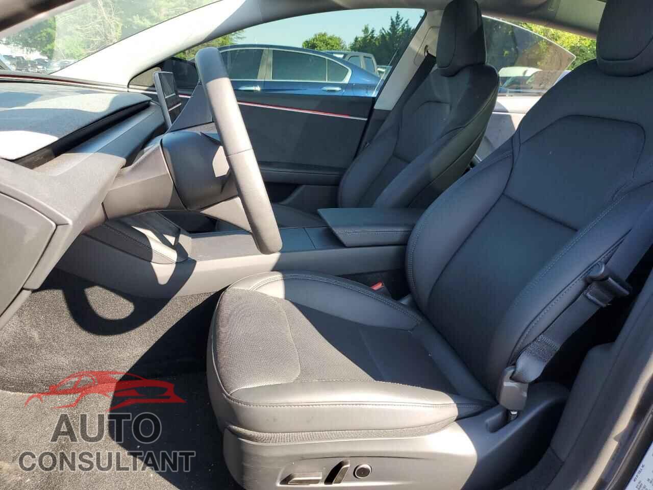 TESLA MODEL 3 2024 - 5YJ3E1EB7RF811694