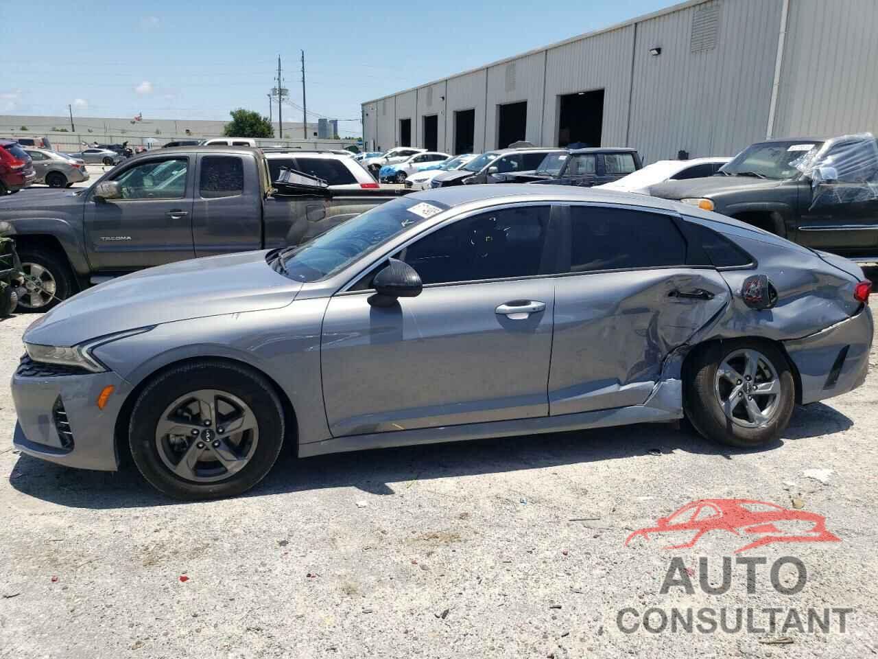 KIA K5 2023 - 5XXG14J27PG219002