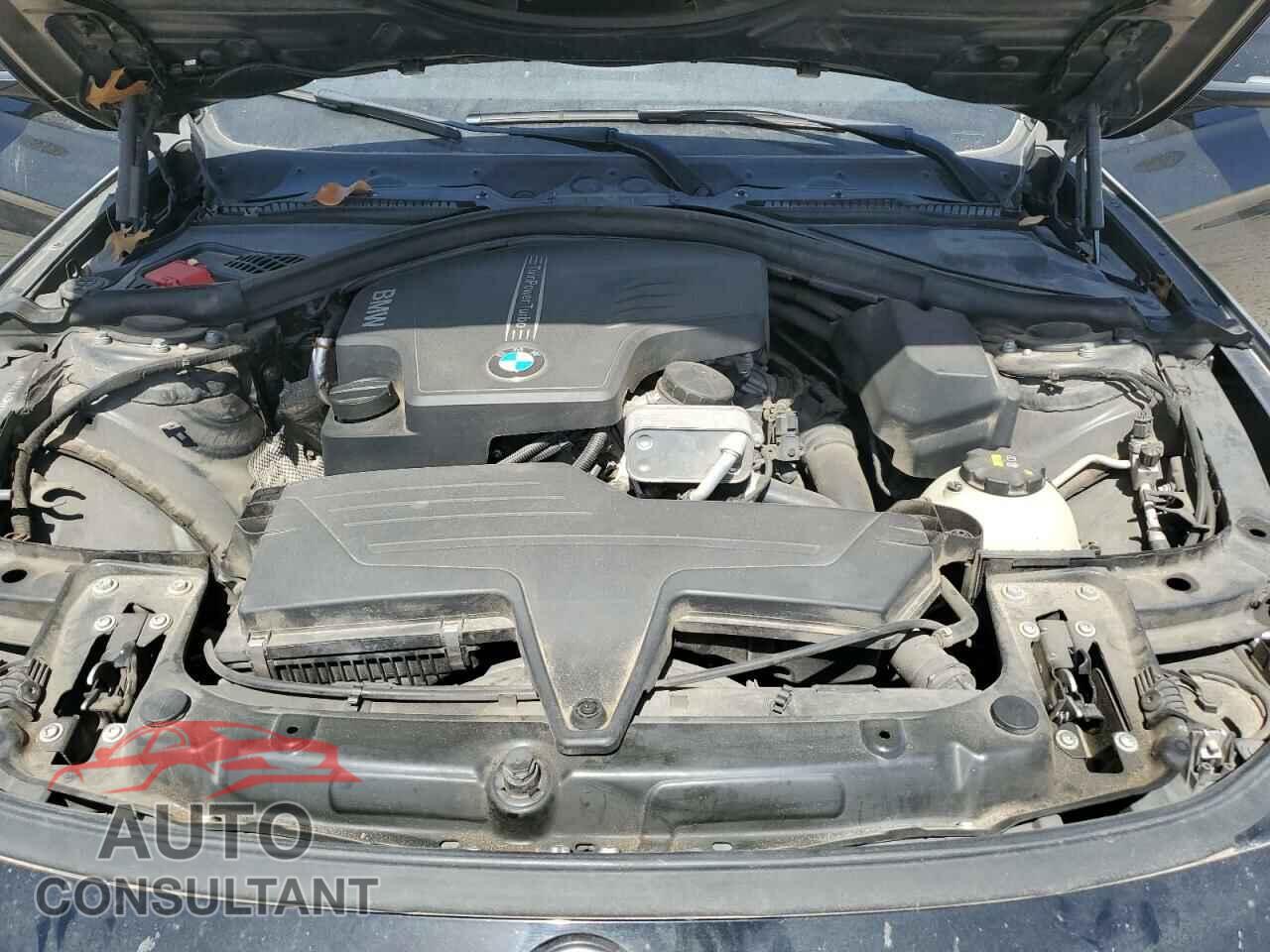 BMW 3 SERIES 2016 - WBA8E1G52GNU10627