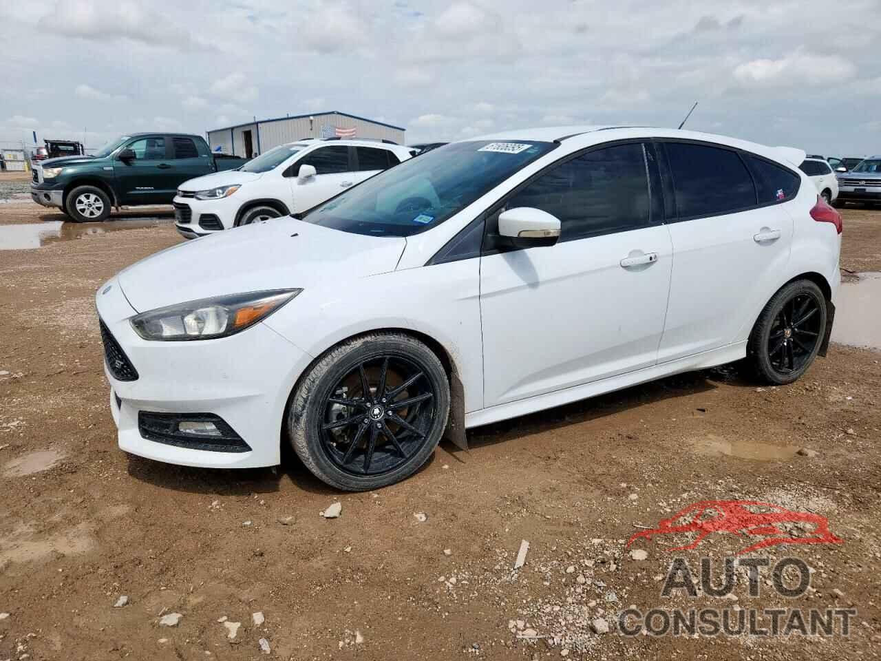 FORD FOCUS 2017 - 1FADP3L95HL348885