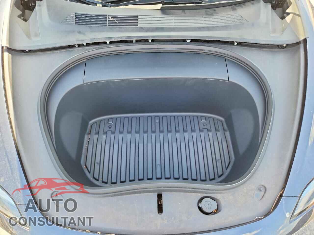 TESLA MODEL 3 2024 - 5YJ3E1EA4RF741160