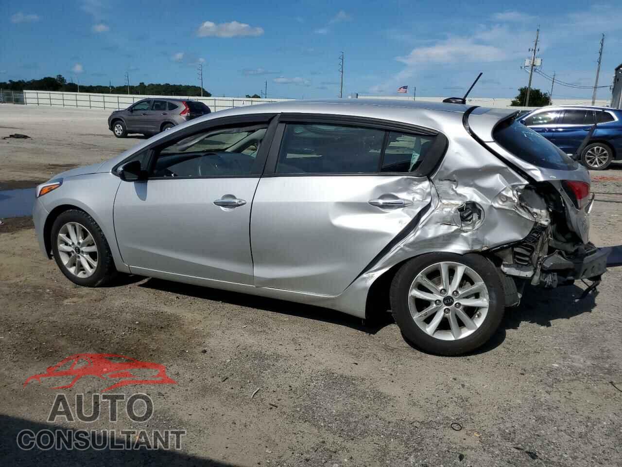 KIA FORTE 2017 - KNAFK5A82H5707361