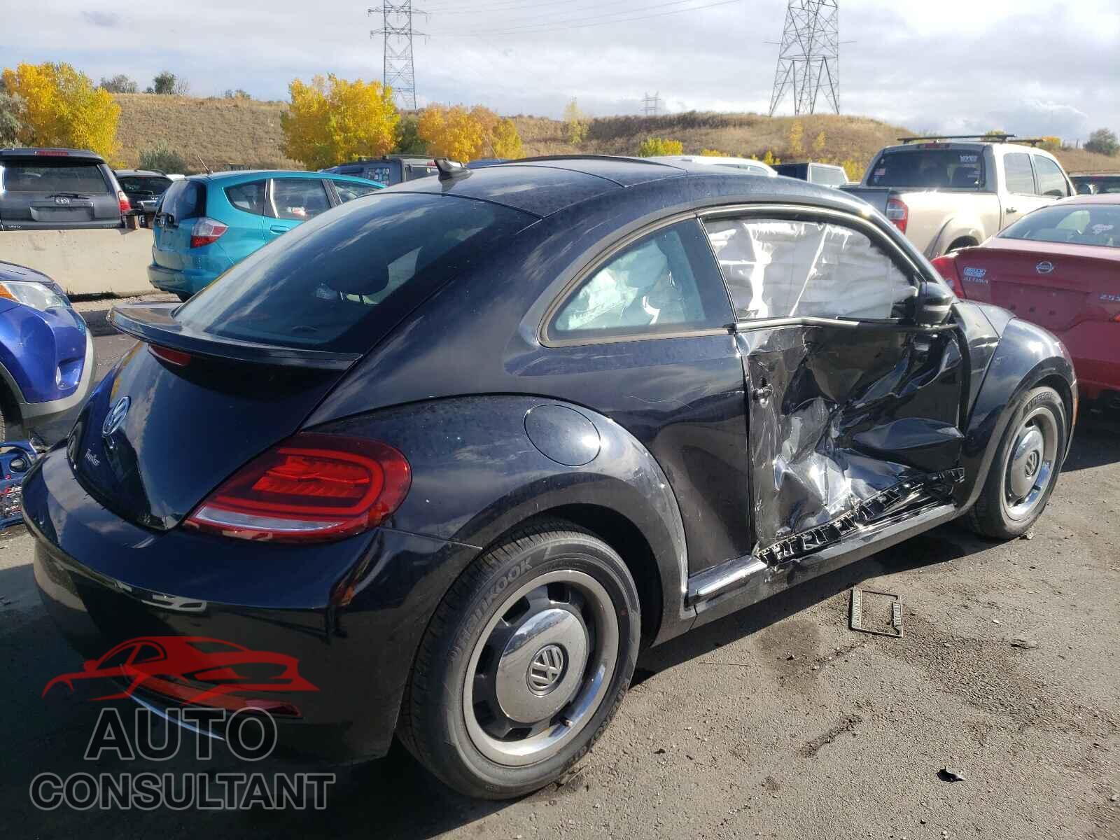 VOLKSWAGEN BEETLE 2018 - 3VWFD7AT2JM705474