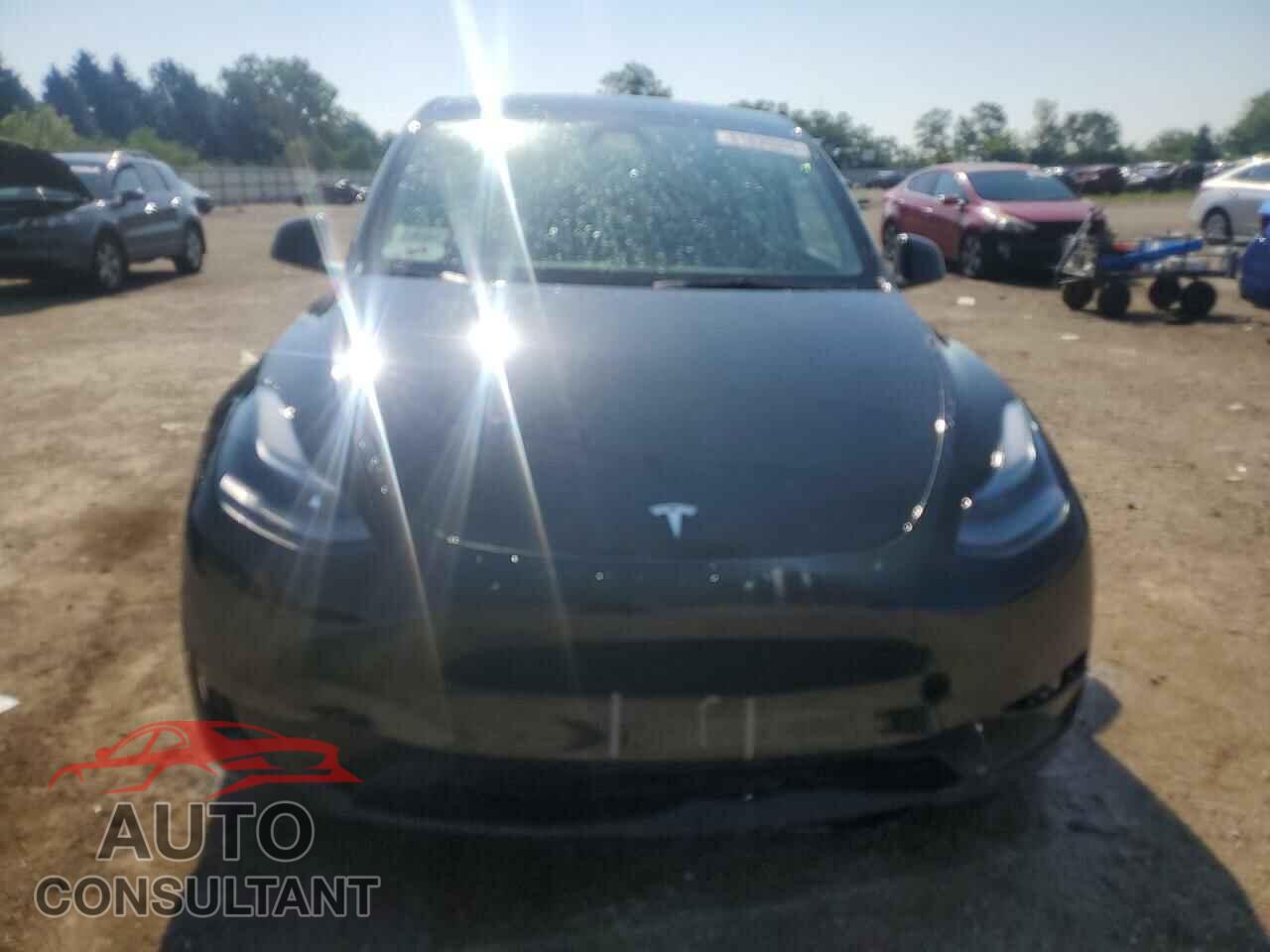 TESLA MODEL Y 2024 - 7SAYGDEE5RA220372