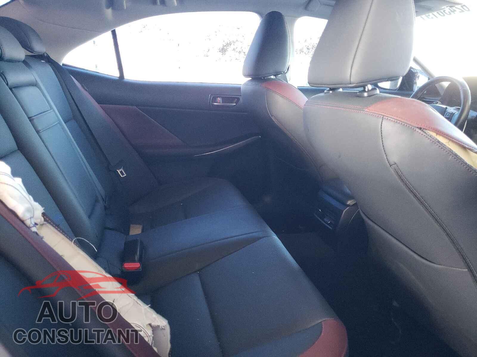 LEXUS IS 2020 - JTHDA1D20L5107054