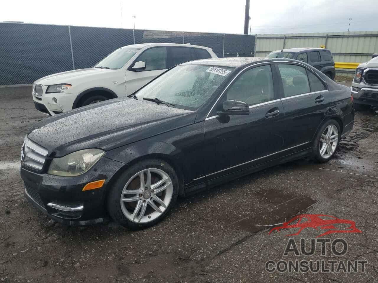 MERCEDES-BENZ C-CLASS 2013 - WDDGF4HB8DR241466