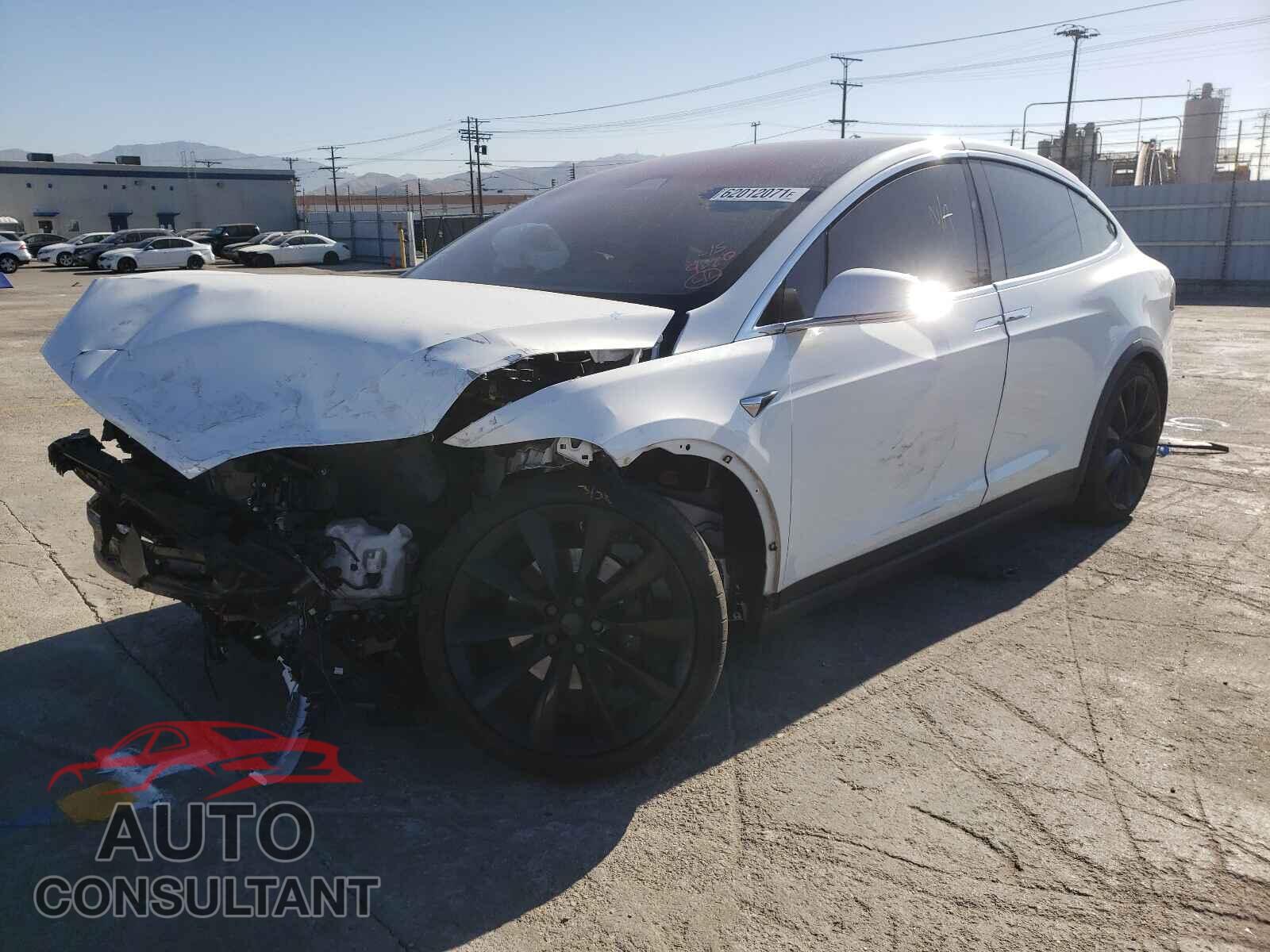 TESLA MODEL X 2017 - 5YJXCBE23HF045894