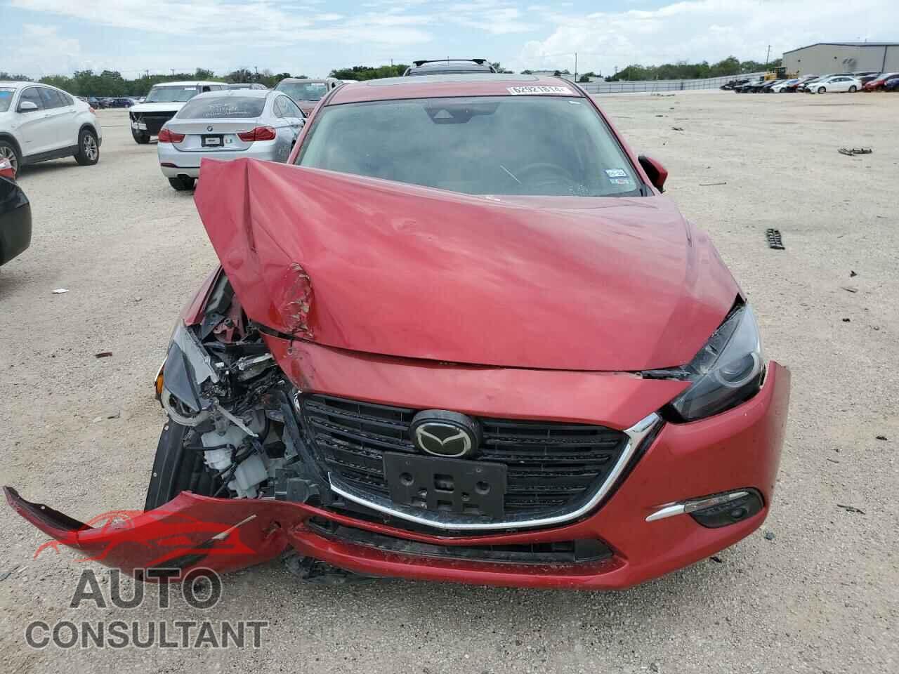 MAZDA 3 2018 - 3MZBN1W31JM233530