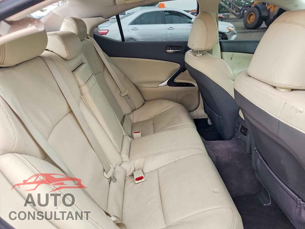 LEXUS IS 2011 - JTHCF5C22B5051817