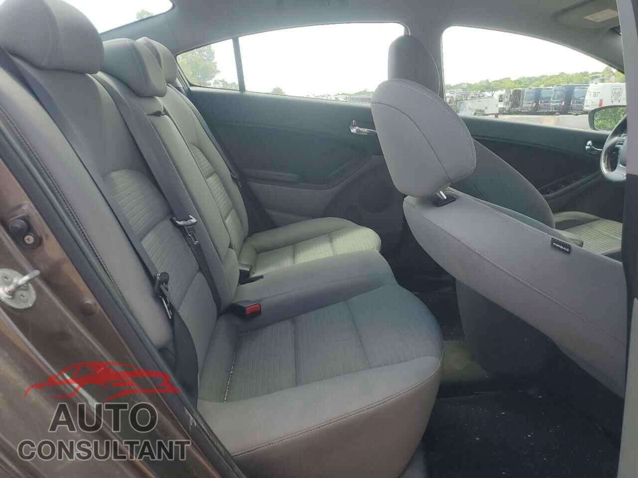 KIA FORTE 2015 - KNAFX4A68F5255570