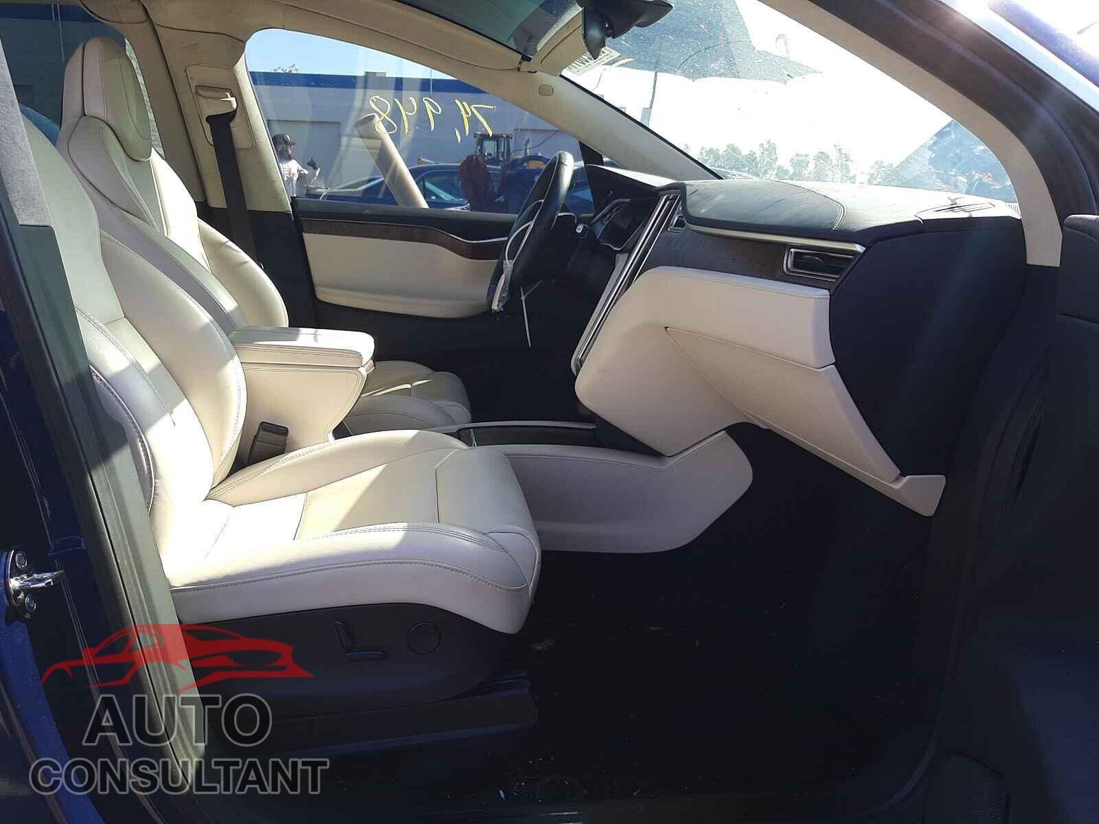 TESLA MODEL X 2017 - 5YJXCAE2XHF074576