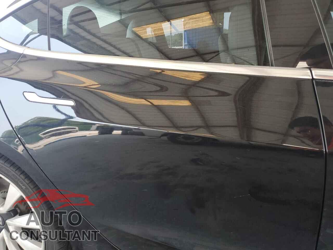 TESLA MODEL 3 2018 - 5YJ3E1EB8JF082223