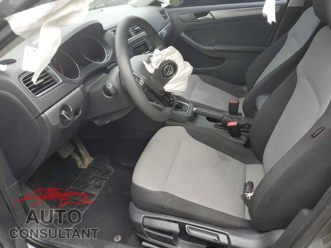 VOLKSWAGEN JETTA 2018 - 3VW2B7AJ6JM263981