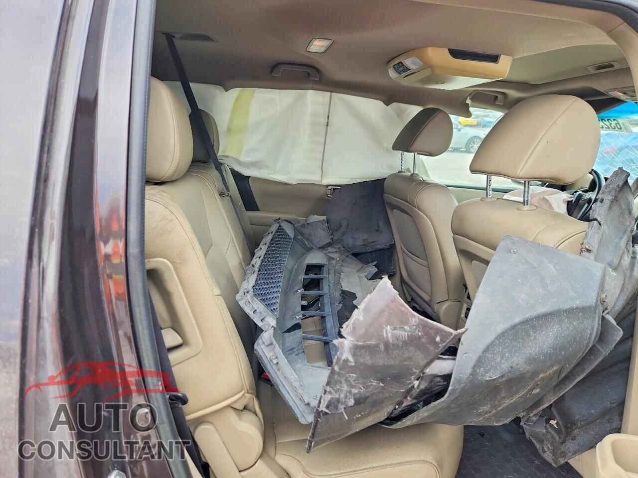 HONDA PILOT 2015 - 5FNYF4H59FB023652