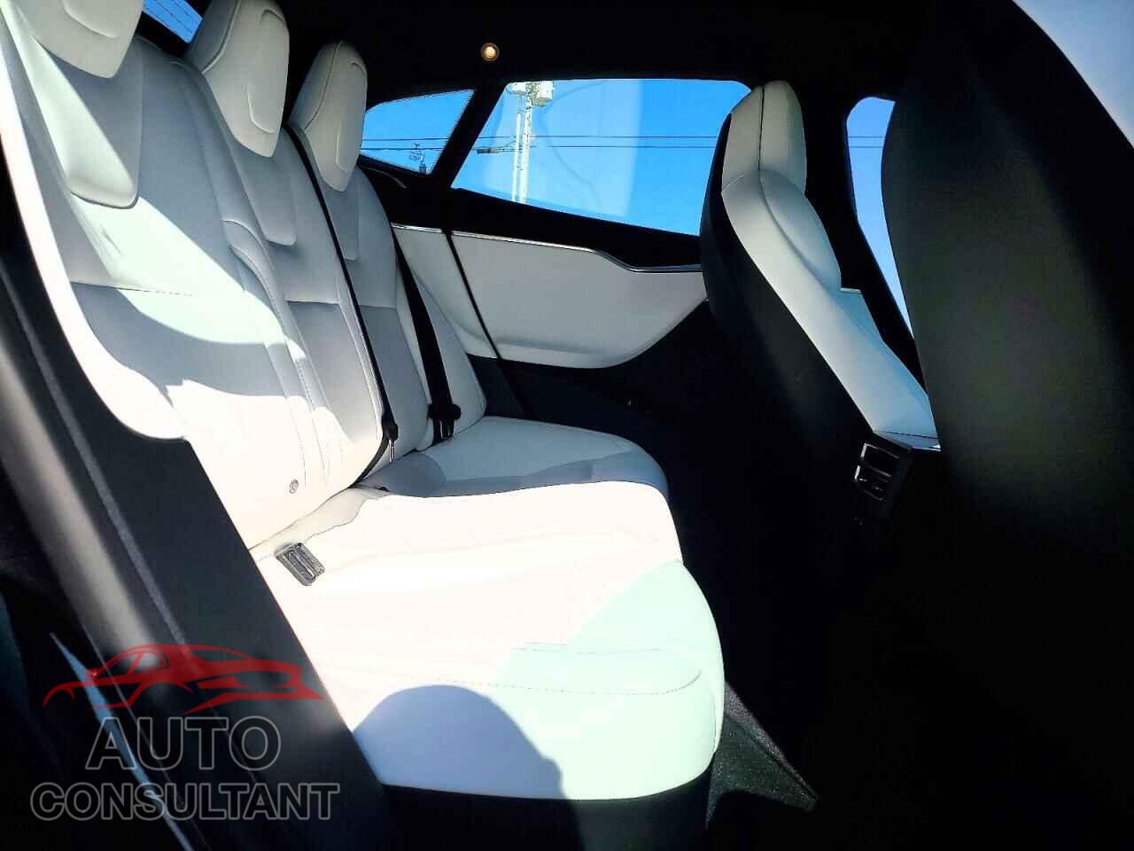 TESLA MODEL S 2018 - 5YJSA1E25JF243151