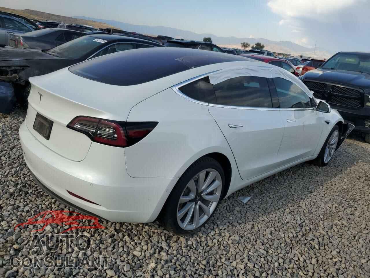 TESLA MODEL 3 2018 - 5YJ3E1EA6JF018334