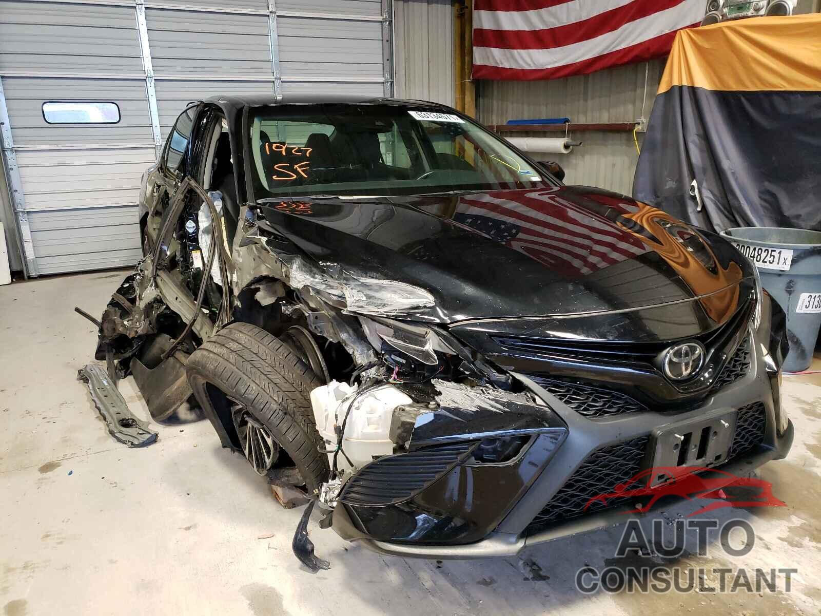 TOYOTA CAMRY 2018 - JTNB11HK6J3009802