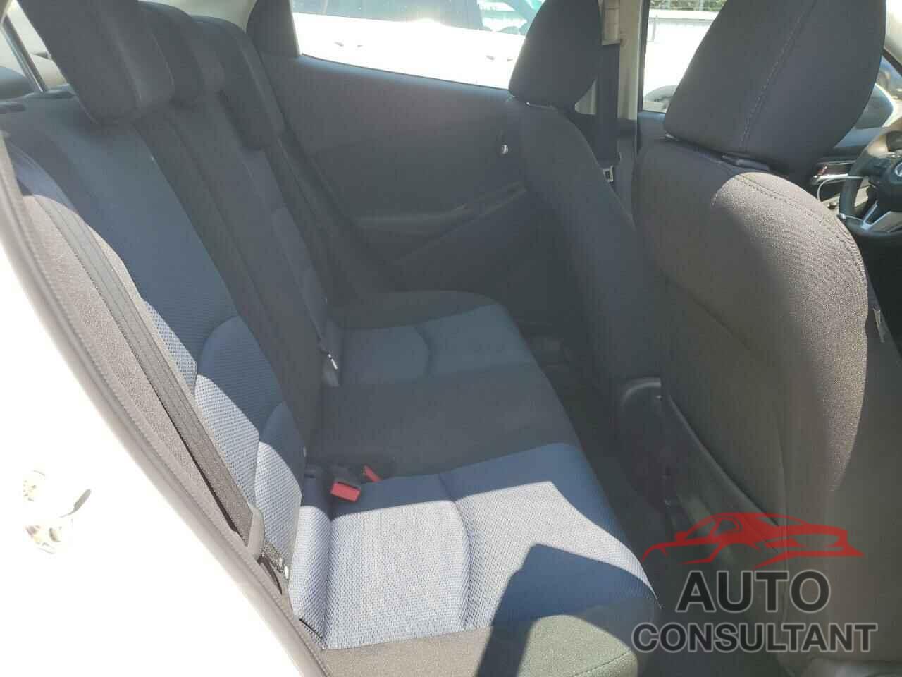 TOYOTA YARIS 2018 - 3MYDLBYV6JY313387