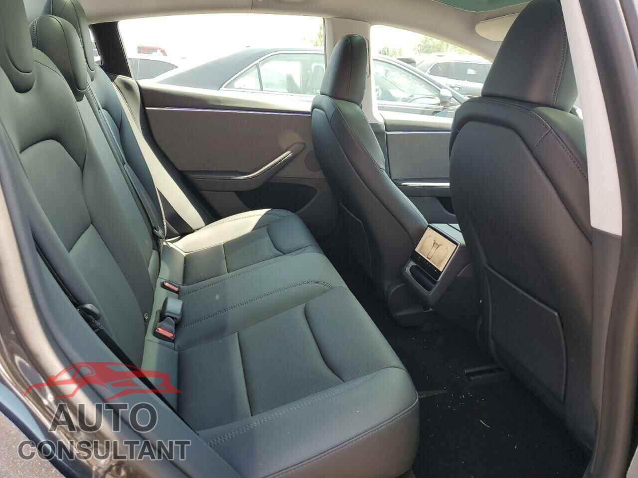 TESLA MODEL 3 2024 - 5YJ3E1EA8RF758219