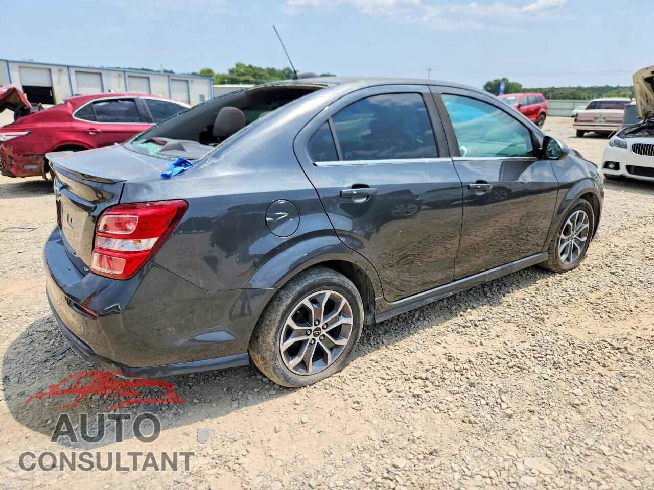 CHEVROLET SONIC 2018 - 1G1JD5SH0J4100241