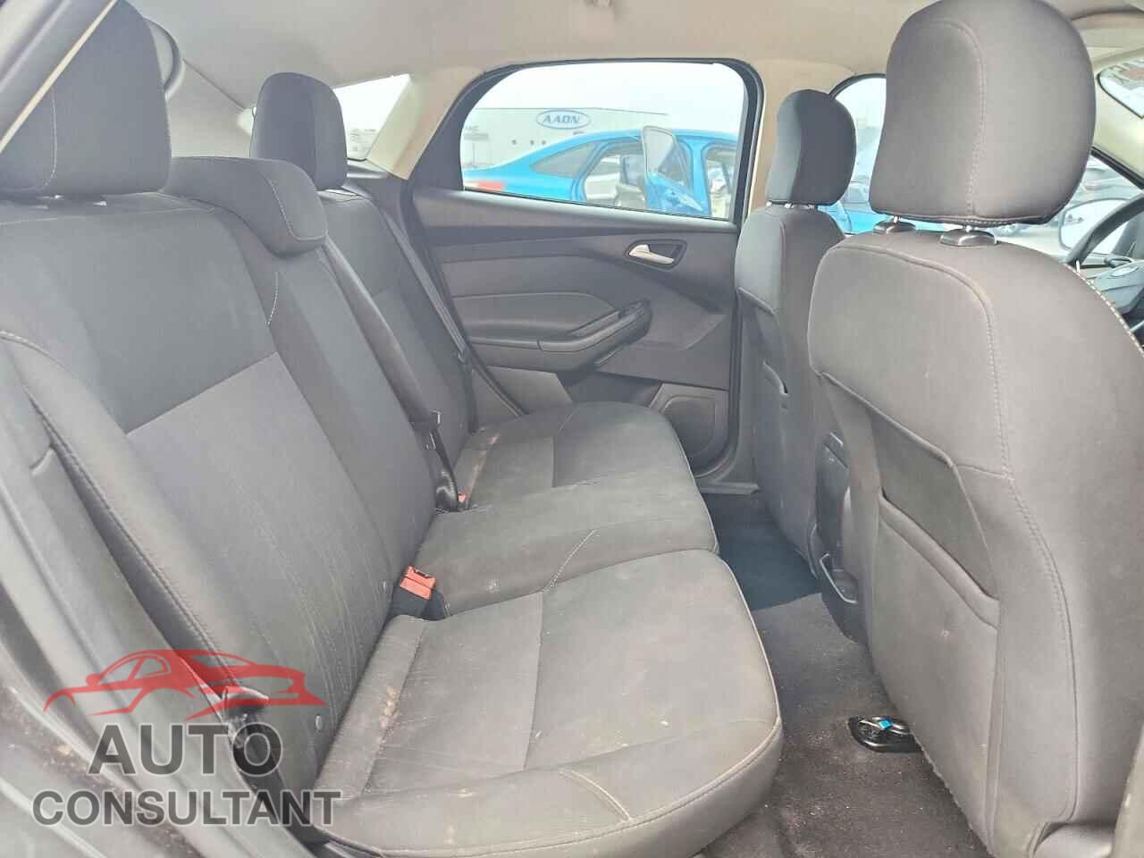 FORD FOCUS 2017 - 1FADP3K22HL246755