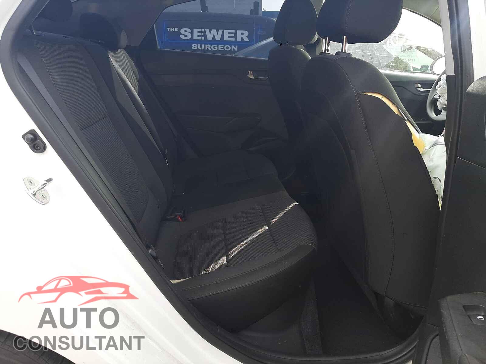 HYUNDAI ACCENT 2018 - 3KPC24A31JE033590