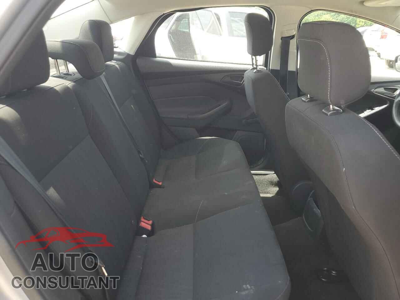 FORD FOCUS 2018 - 1FADP3E24JL223253