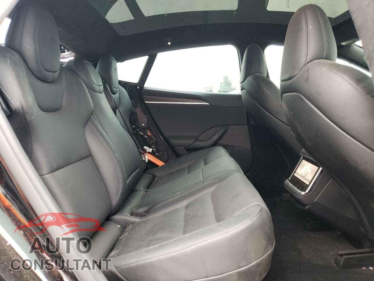 TESLA MODEL S 2022 - 5YJSA1E58NF478675