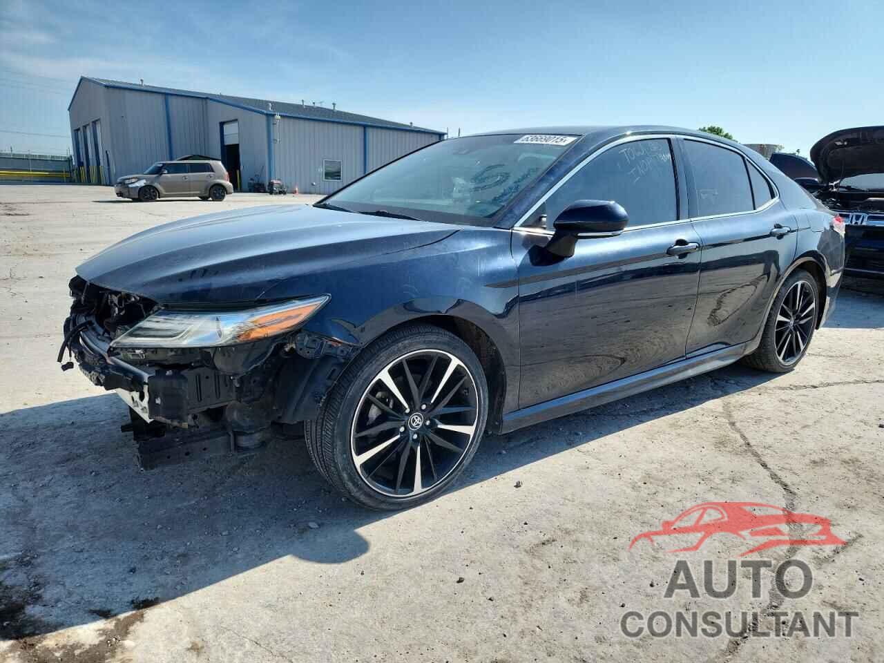 TOYOTA CAMRY 2018 - 4T1B61HK2JU588282