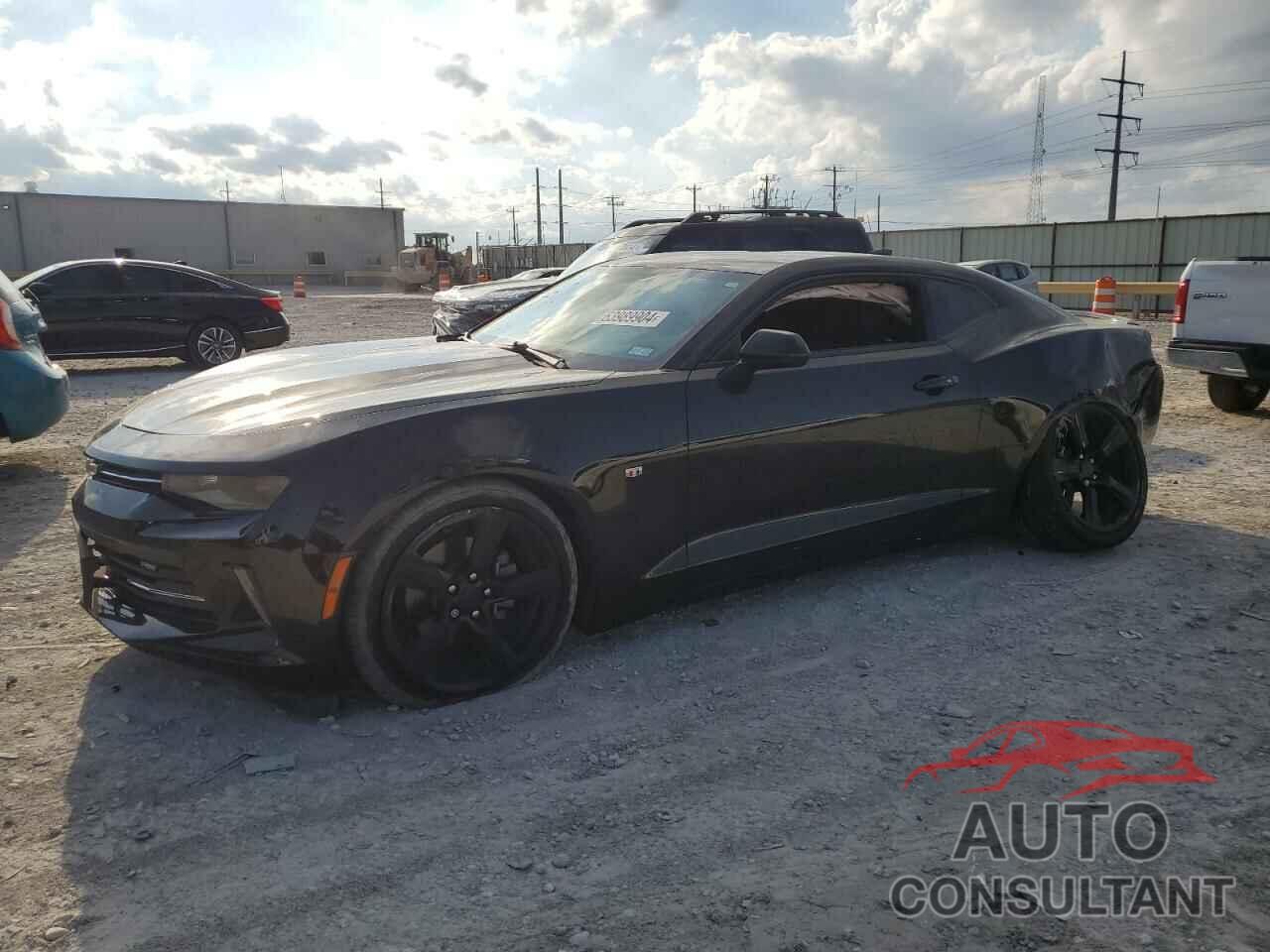 CHEVROLET CAMARO 2018 - 1G1FB1RX8J0145887