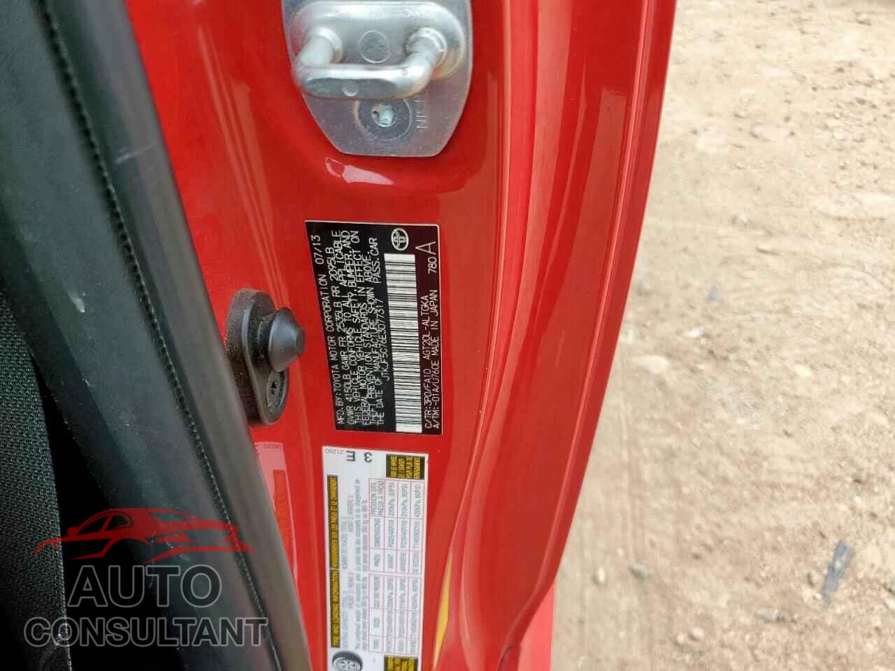 TOYOTA SCION 2014 - JTKJF5C76E3077317