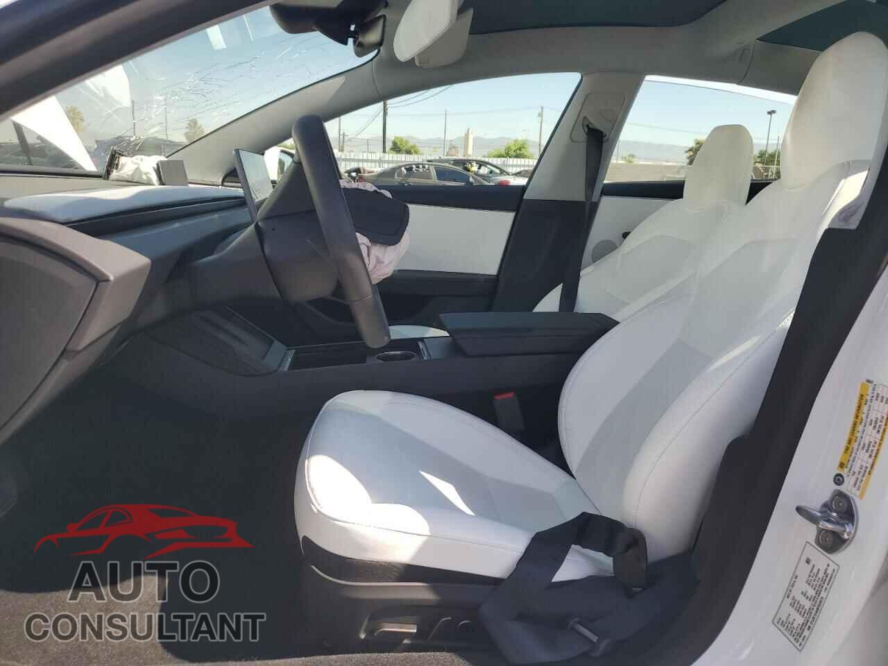 TESLA MODEL 3 2025 - 5YJ3E1EA4SF020679