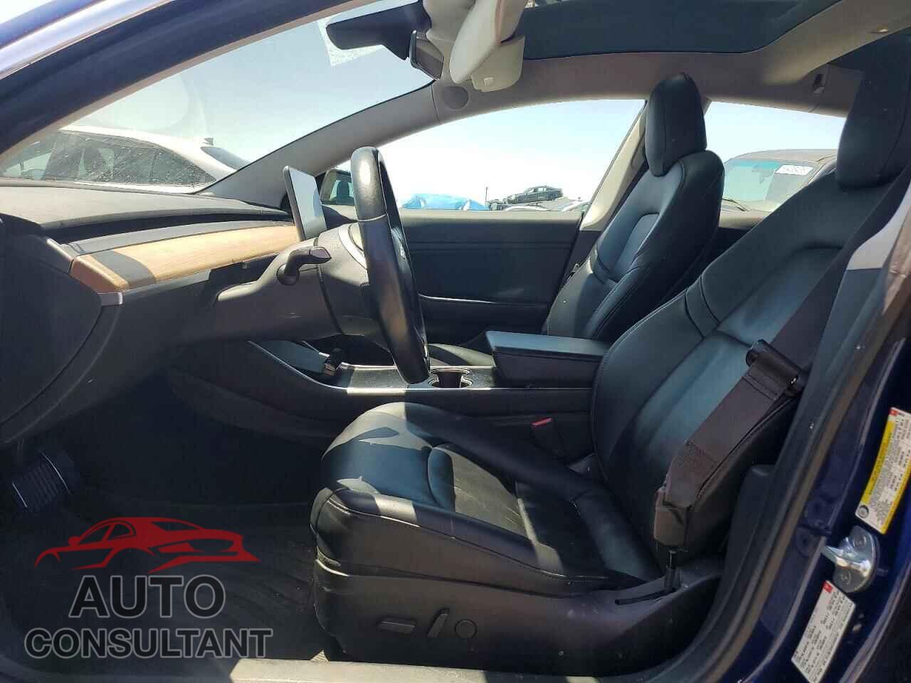 TESLA MODEL 3 2018 - 5YJ3E1EAXJF008101