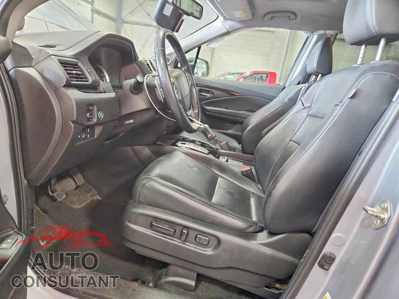 HONDA PILOT 2018 - 5FNYF6H04JB007299