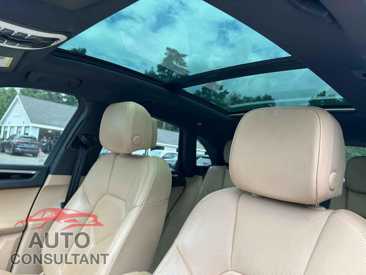 PORSCHE MACAN 2019 - WP1AA2A58KLB08812